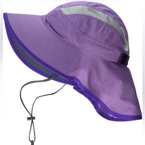 Sunday Afternoons Ultra Adventure Hat: Kids. Violet/purple sun hat. Comfy, light